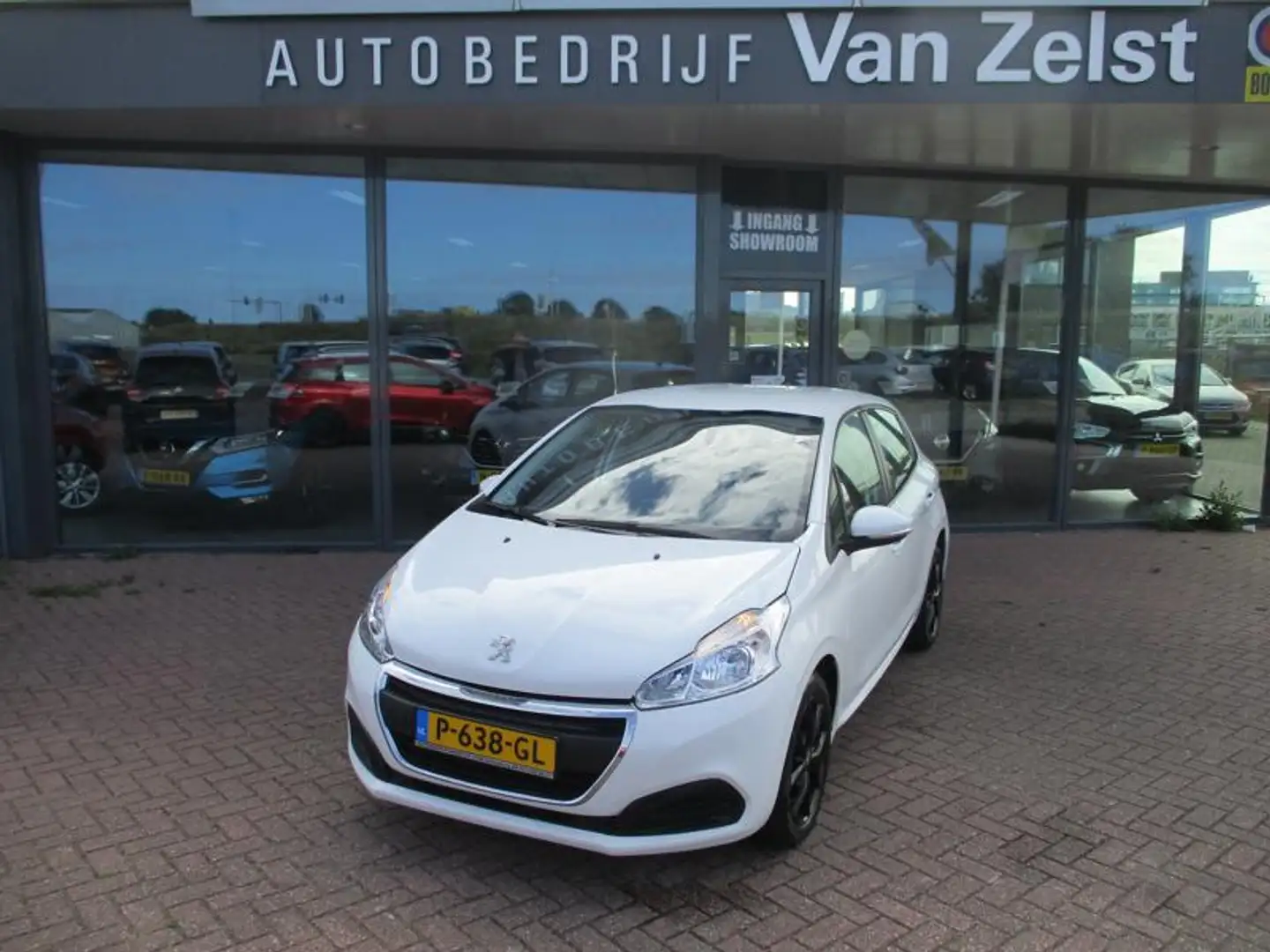 Peugeot 208 1.5 BlueHDi Active, Airco, App Connect, Cruise con Wit - 1