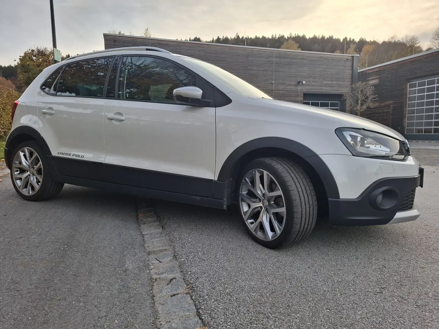 Volkswagen Polo Cross 1.2 TSI (Blue Motion Technology) DSG Weiß - 2