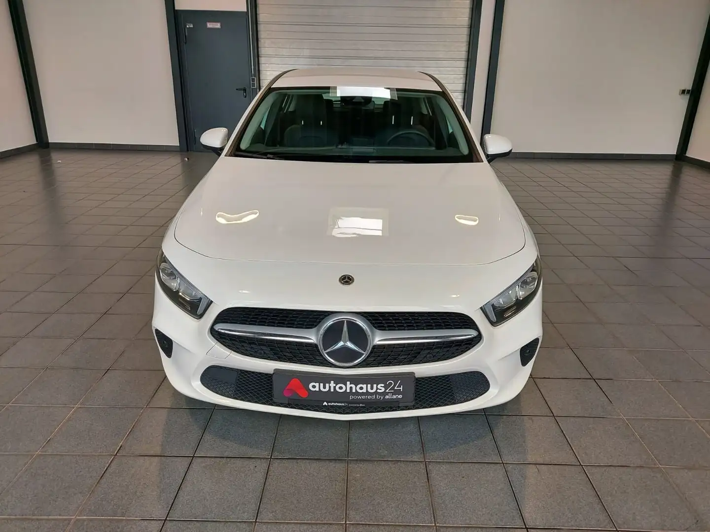 Mercedes-Benz A 180 d  Navi|LED|Totwinkel Bílá - 2