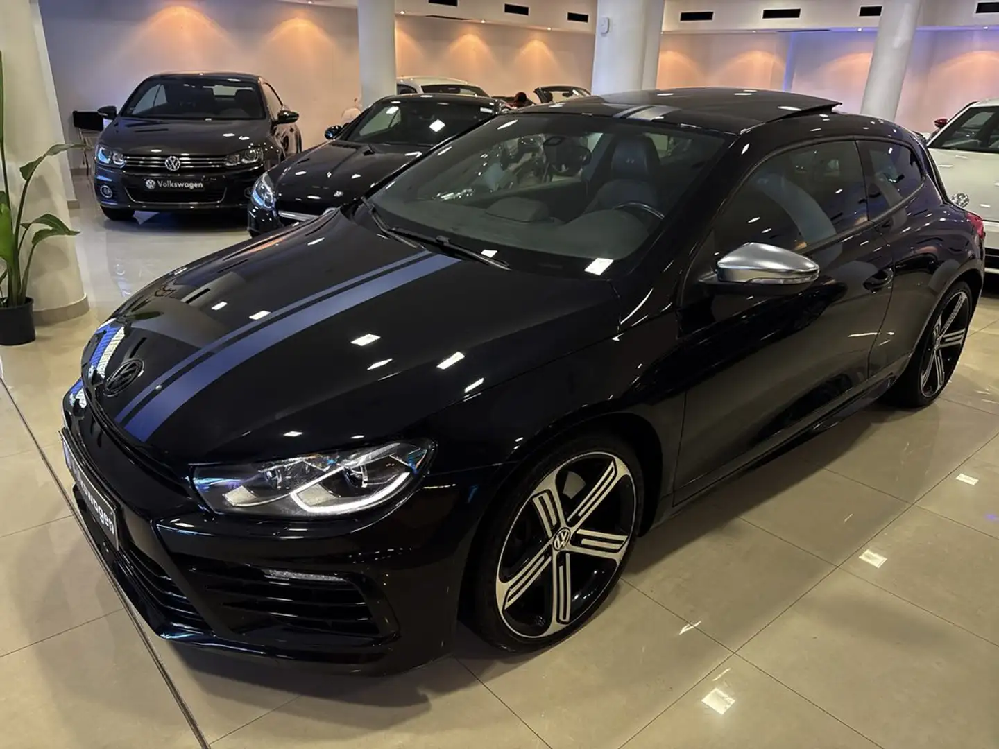 Volkswagen Scirocco 2.0 TSI R DSG 206kW Zwart - 1