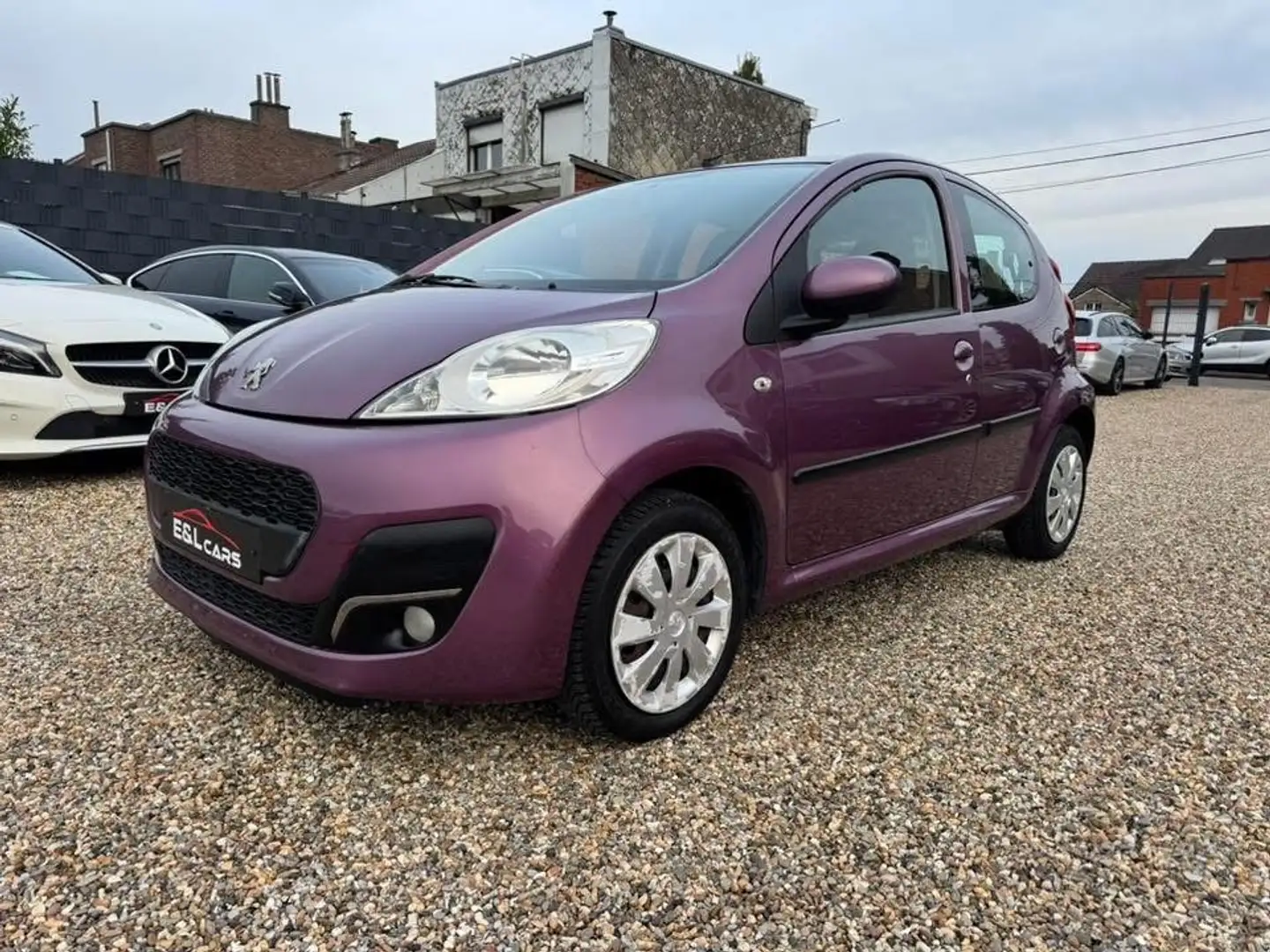 Peugeot 107 107 1.0i **12 mois de garantie** Mauve - 1