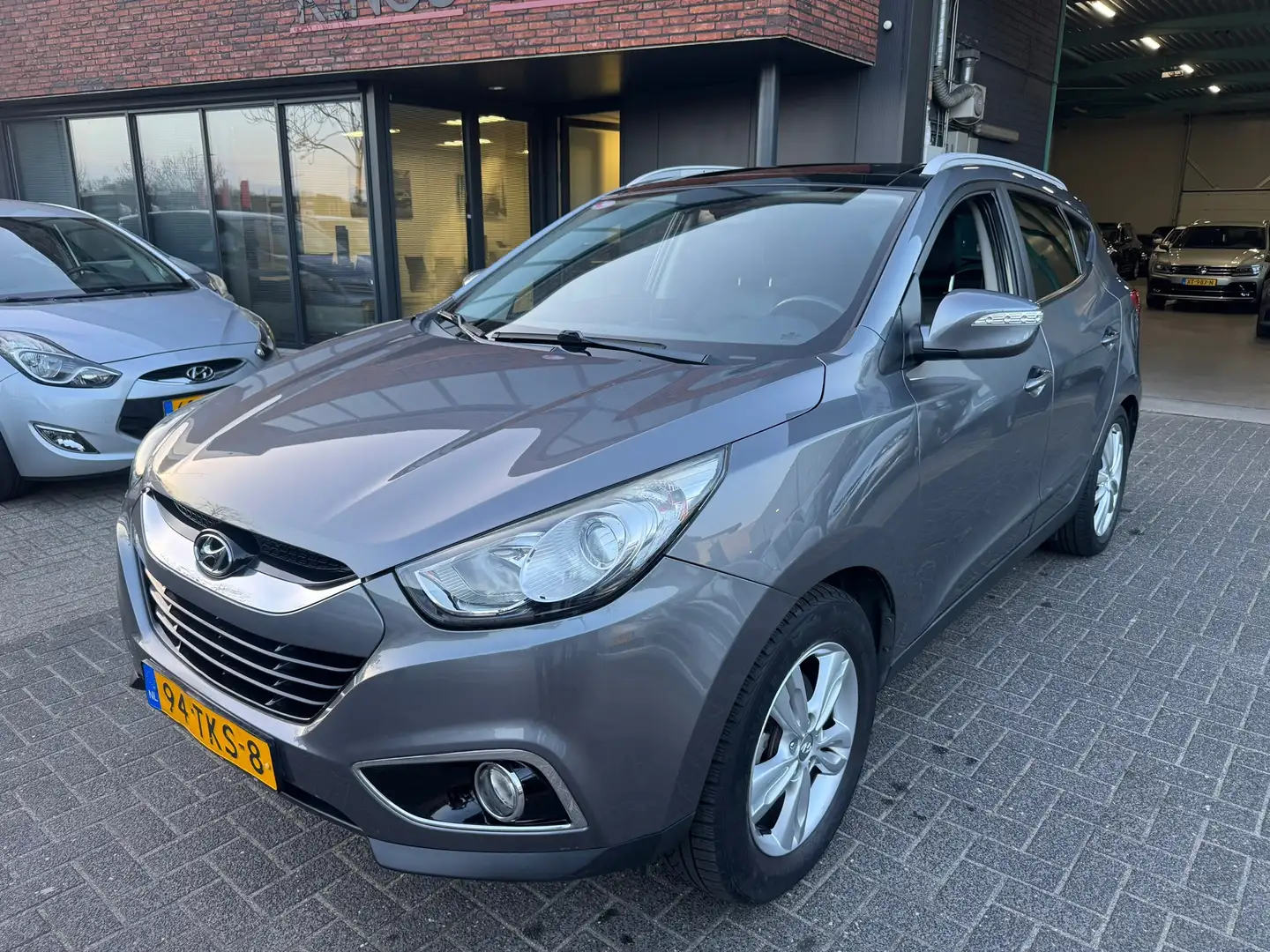 Hyundai iX35 2.0i i-Catcher AUTOMAAT PANO TREKHAAK LEDER CAMERA Grau - 1