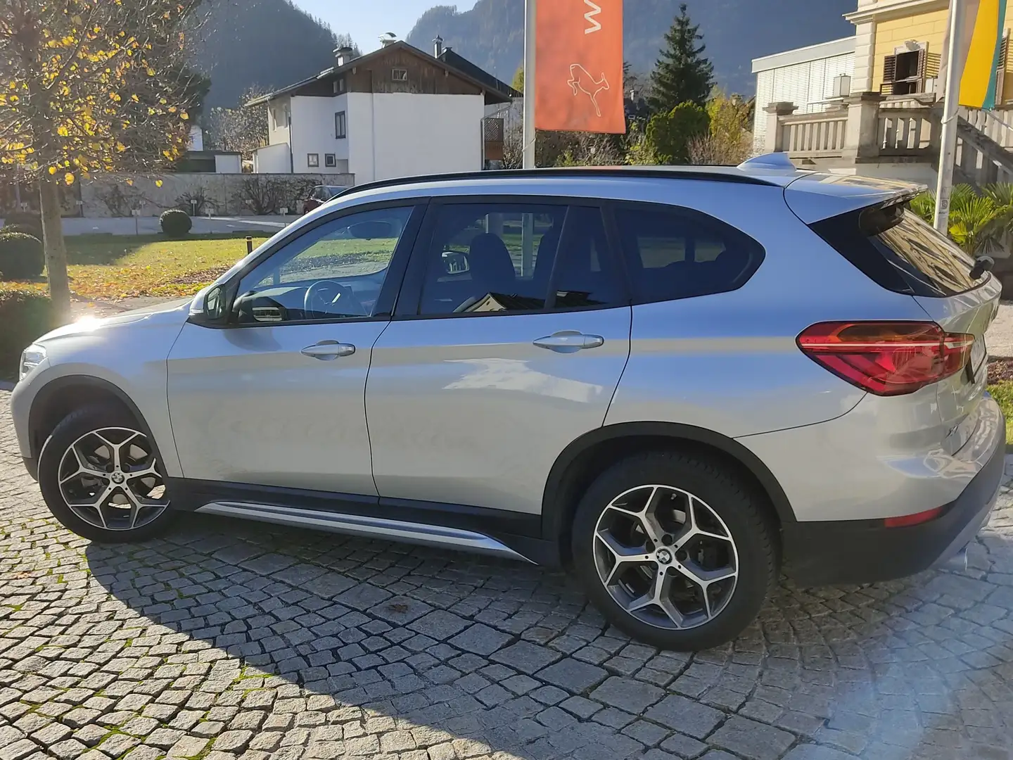 BMW X1 sDrive18d xLine Aut. Silber - 2