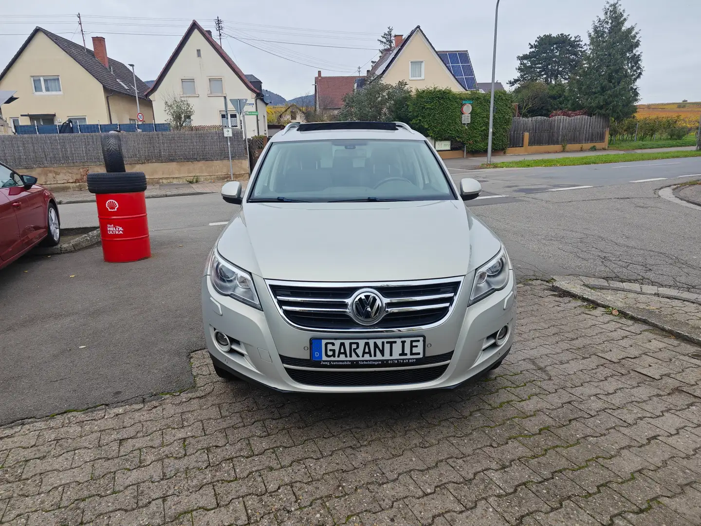 Volkswagen Tiguan Team,HUAU/ 08-2027,KD NEU Gris - 2