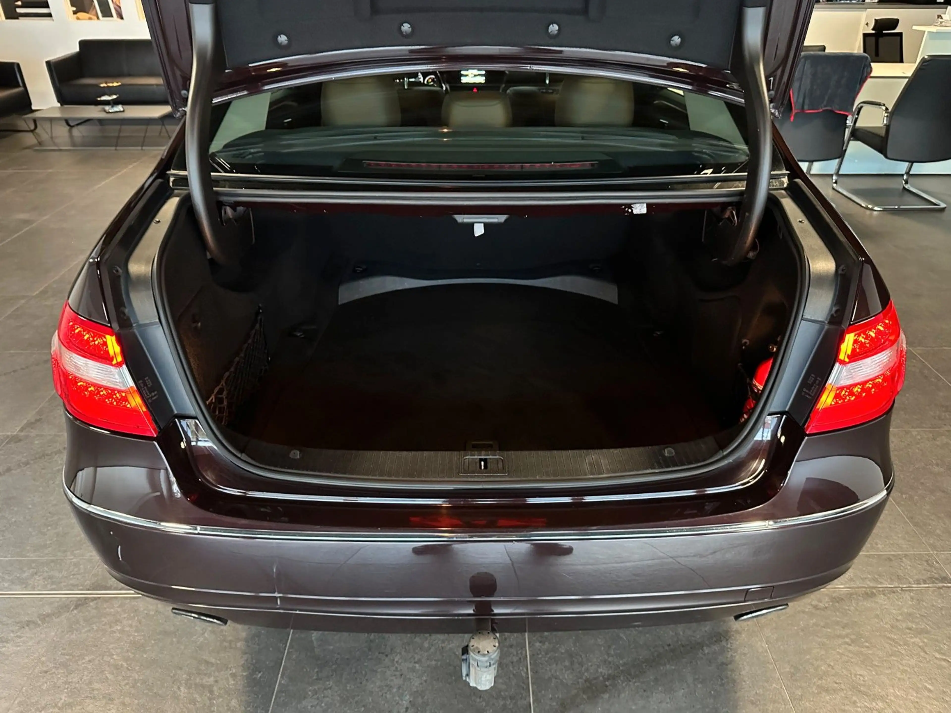 Mercedes-Benz E 350 CDI Elegance Limousine Kamera+ Navi — photo 9