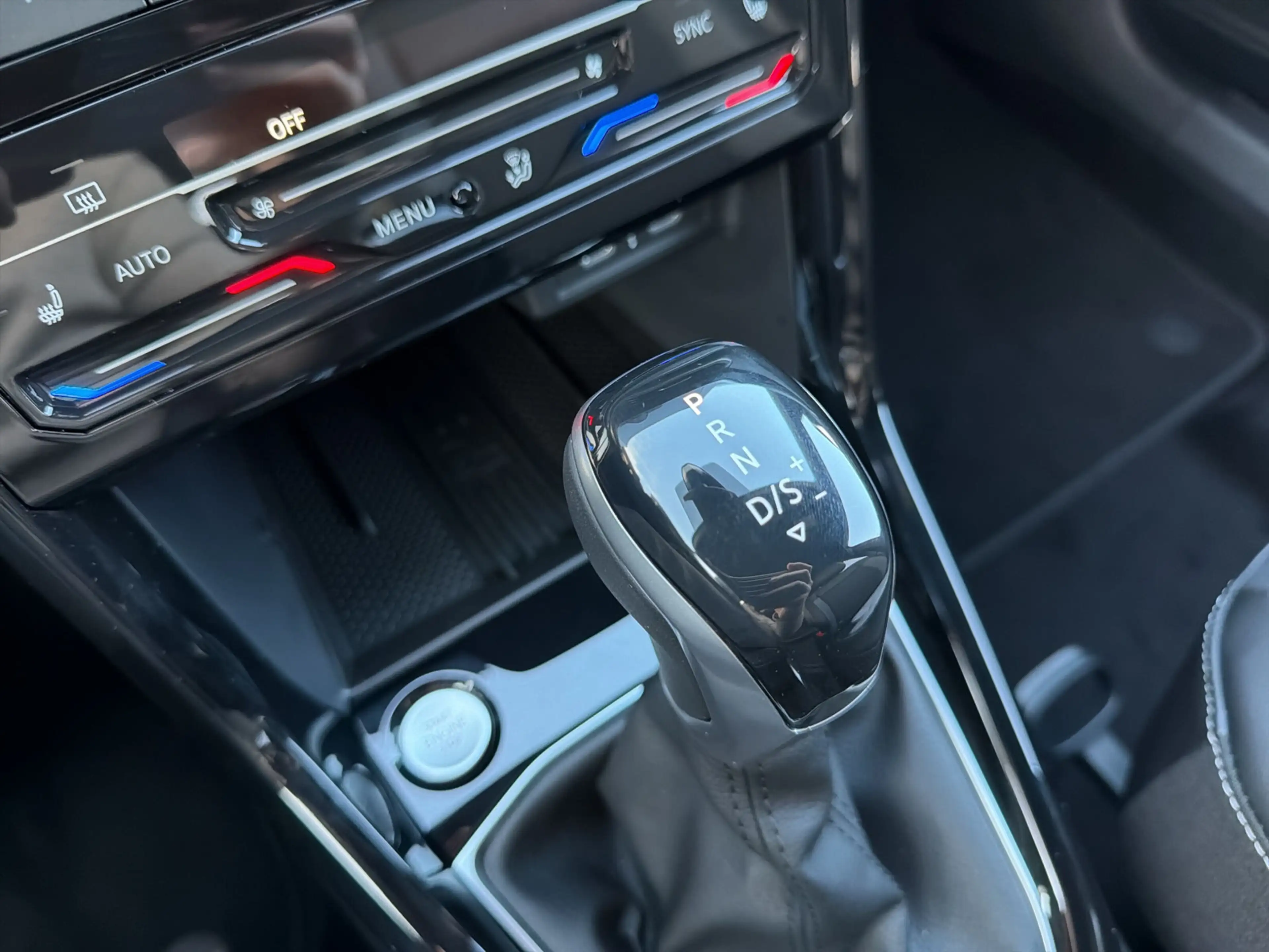 Volkswagen T-Cross ENERGY 1.5 TSI DSG IQ.Light Navi AHK Keyless Tr... — photo 9