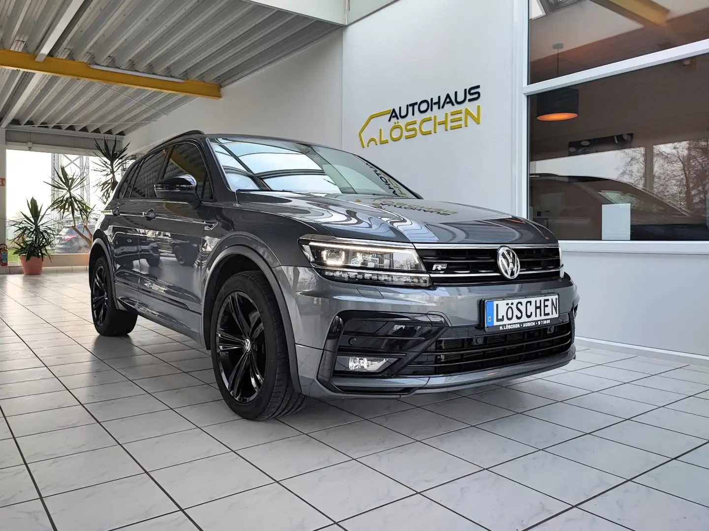 Volkswagen Tiguan Highline R-Line 4-Motion Black Style Pano Gris - 1