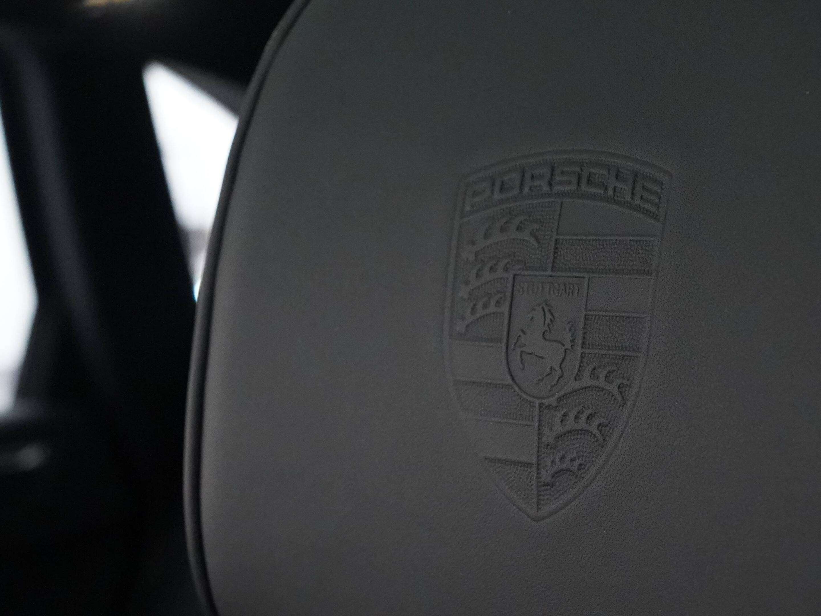 2023 Porsche Macan AWD thumb 16