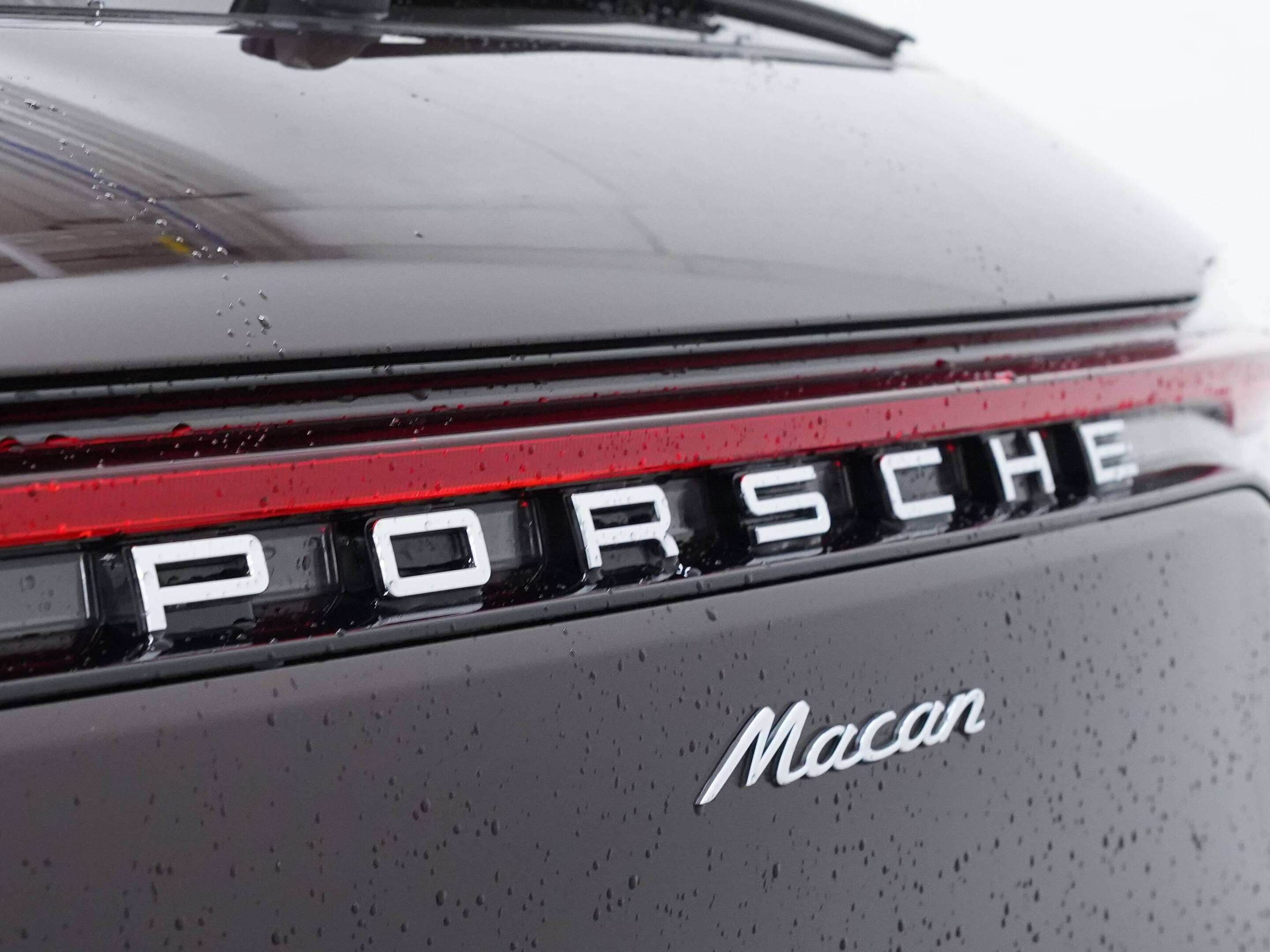 2023 Porsche Macan AWD thumb 14