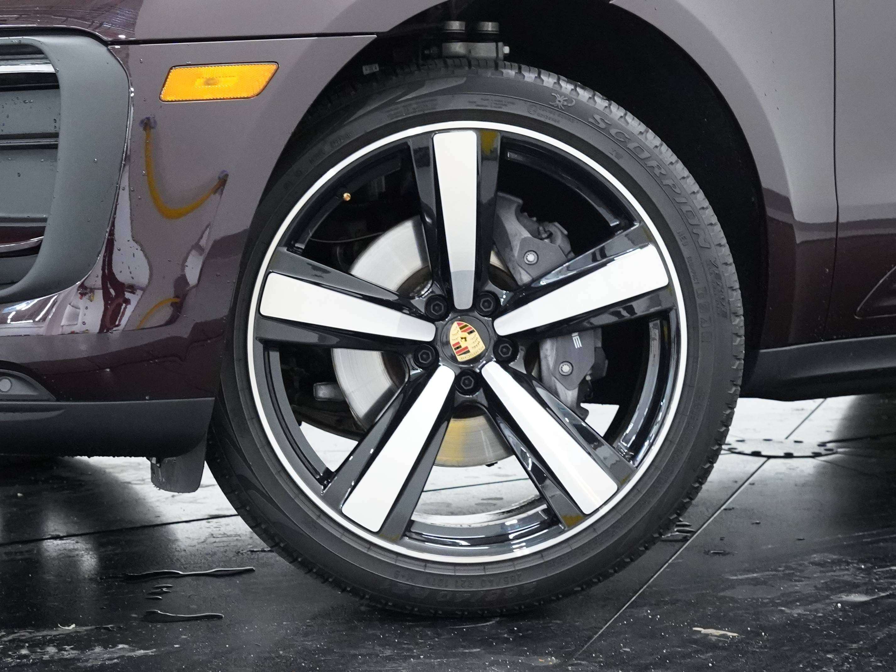 2023 Porsche Macan AWD thumb 10