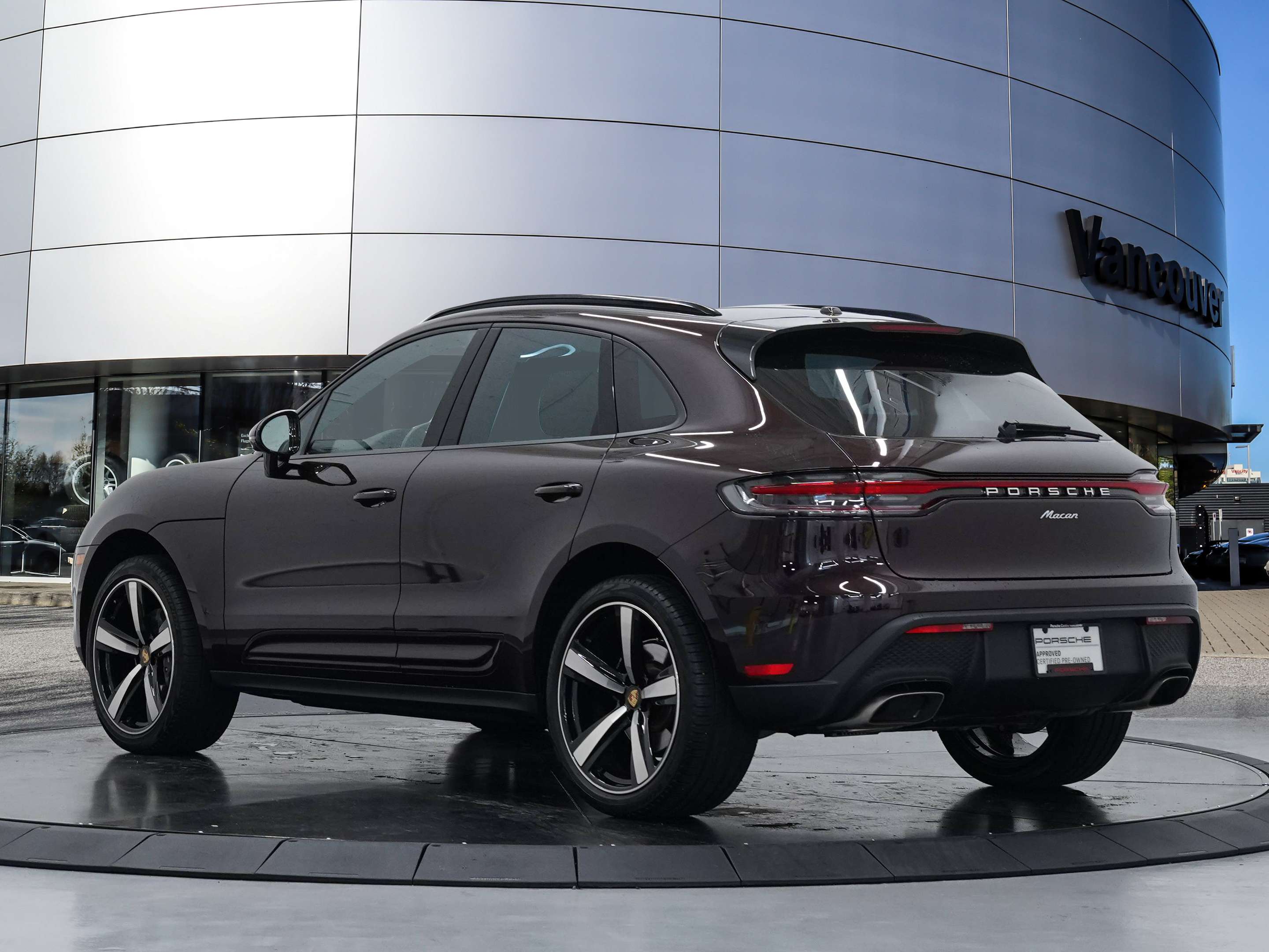 2023 Porsche Macan AWD alt 3