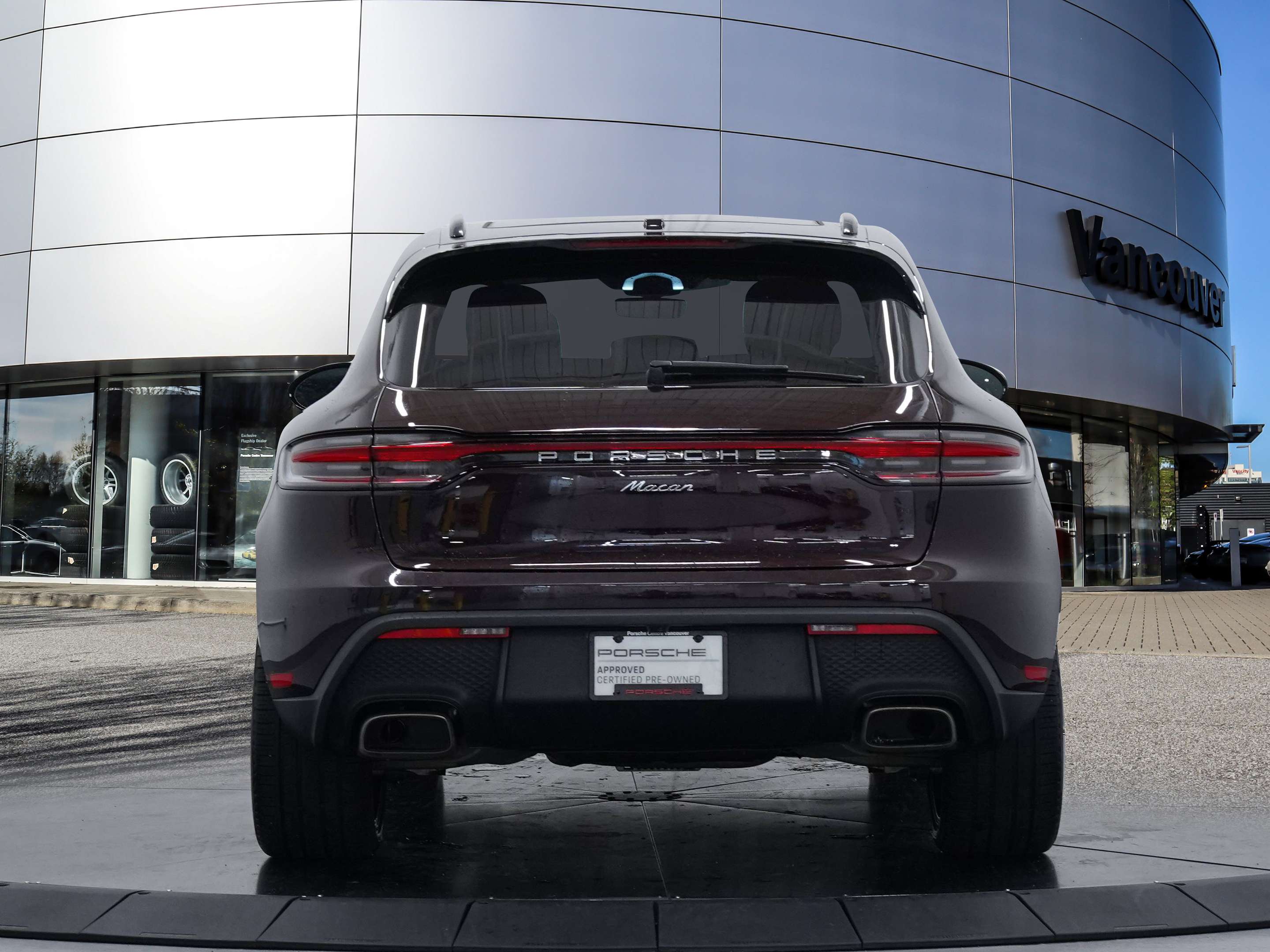 2023 Porsche Macan AWD alt 4