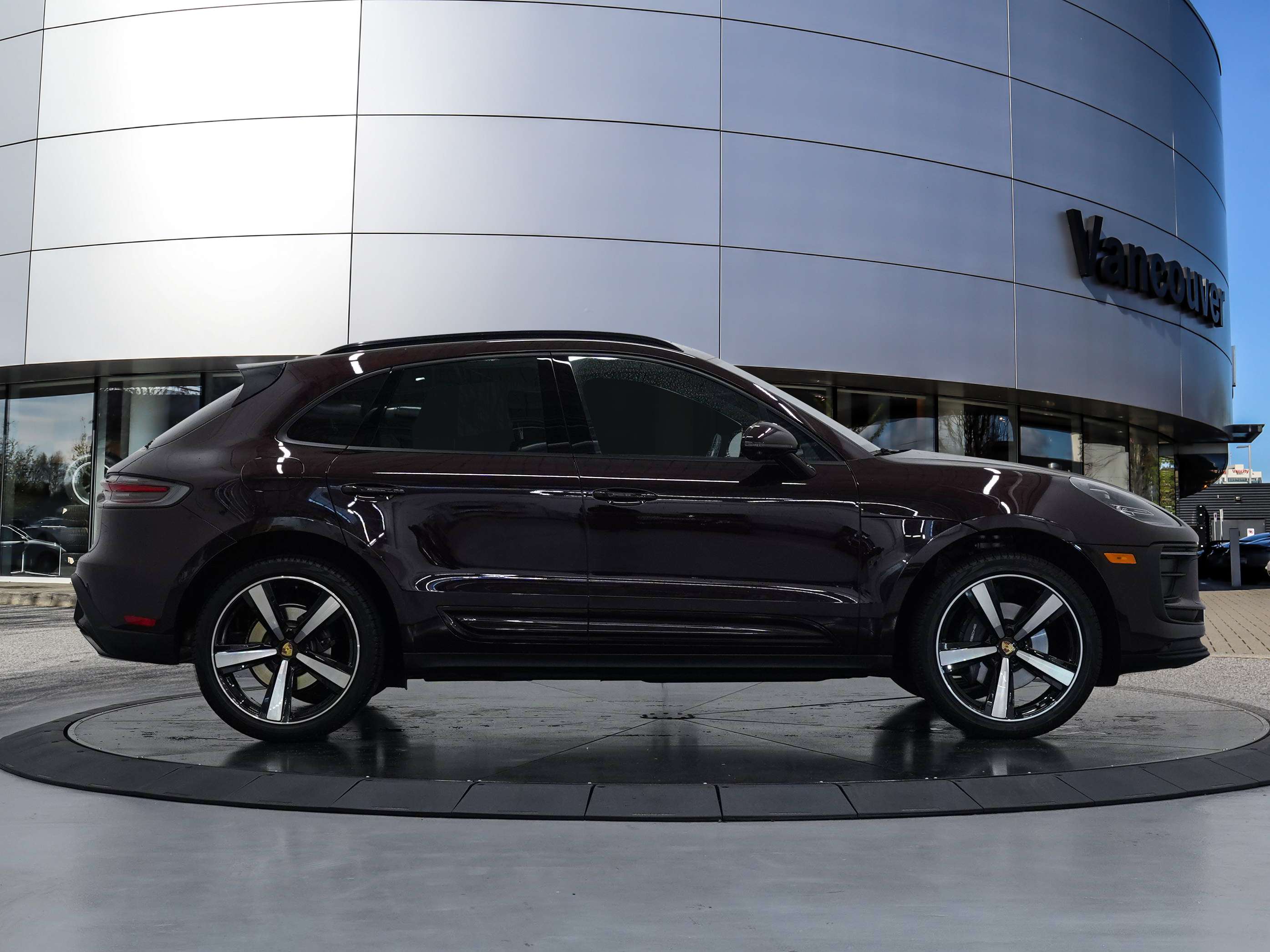 2023 Porsche Macan AWD thumb 6