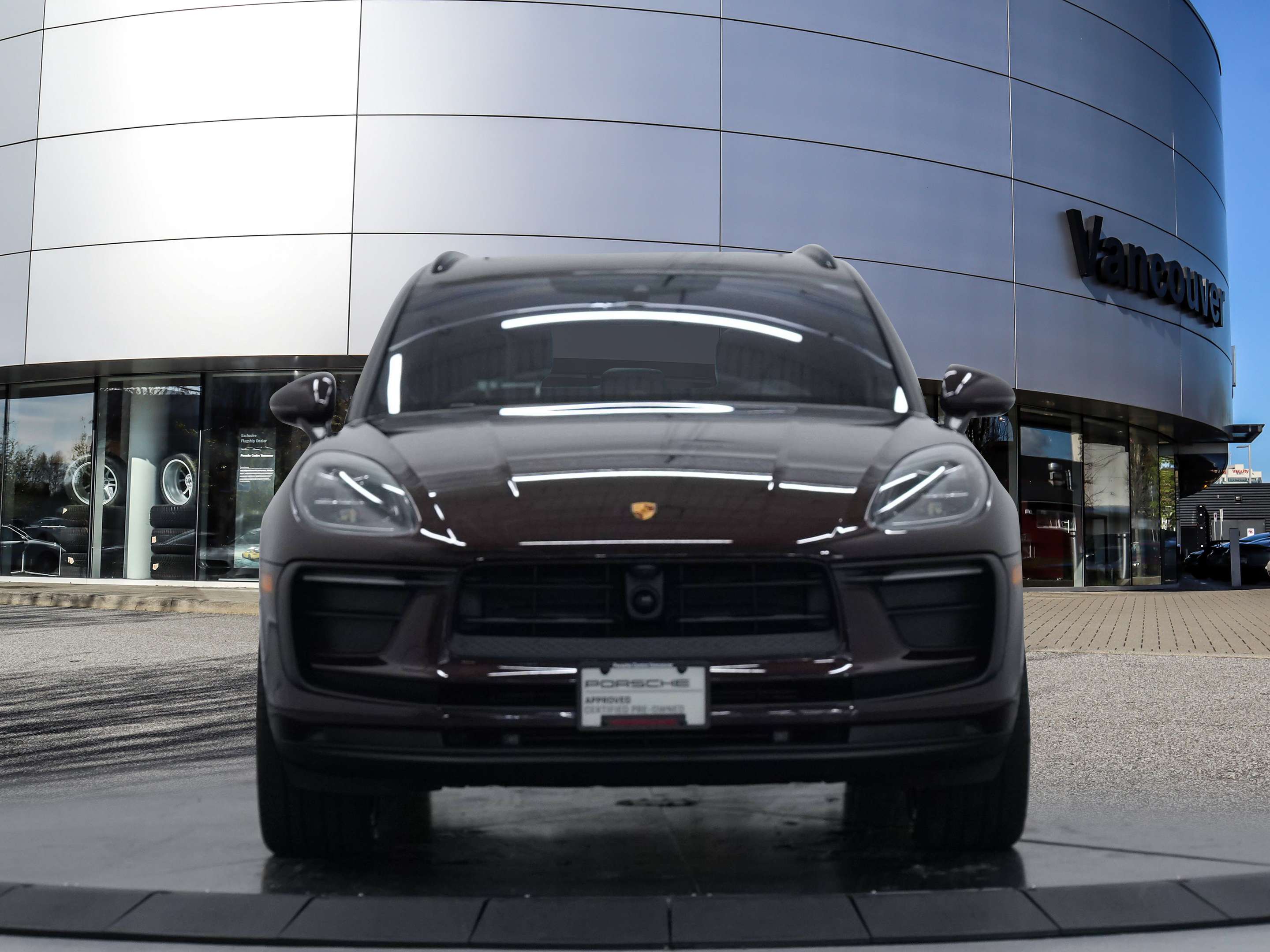 2023 Porsche Macan AWD thumb 7