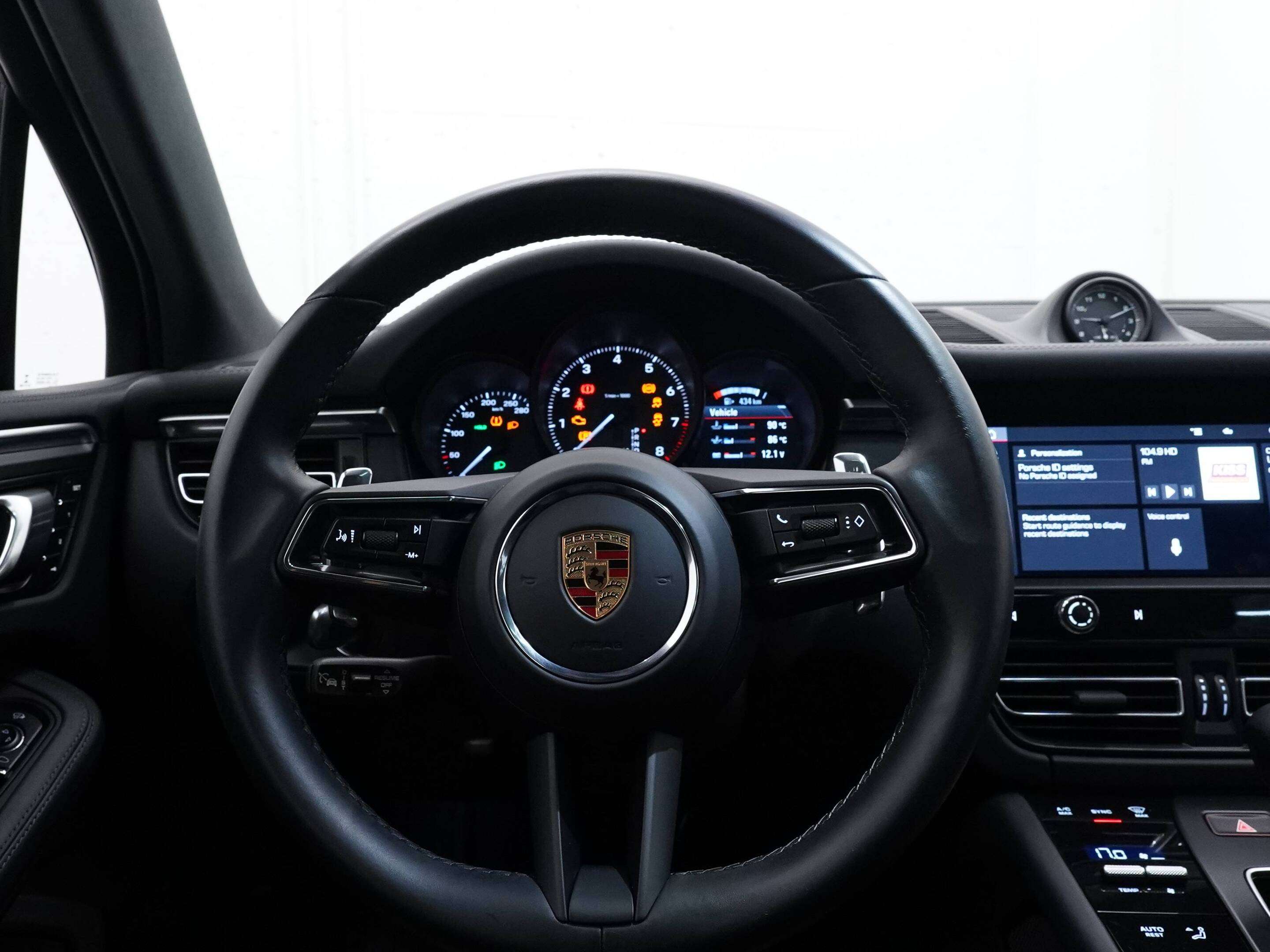 2023 Porsche Macan AWD thumb 37