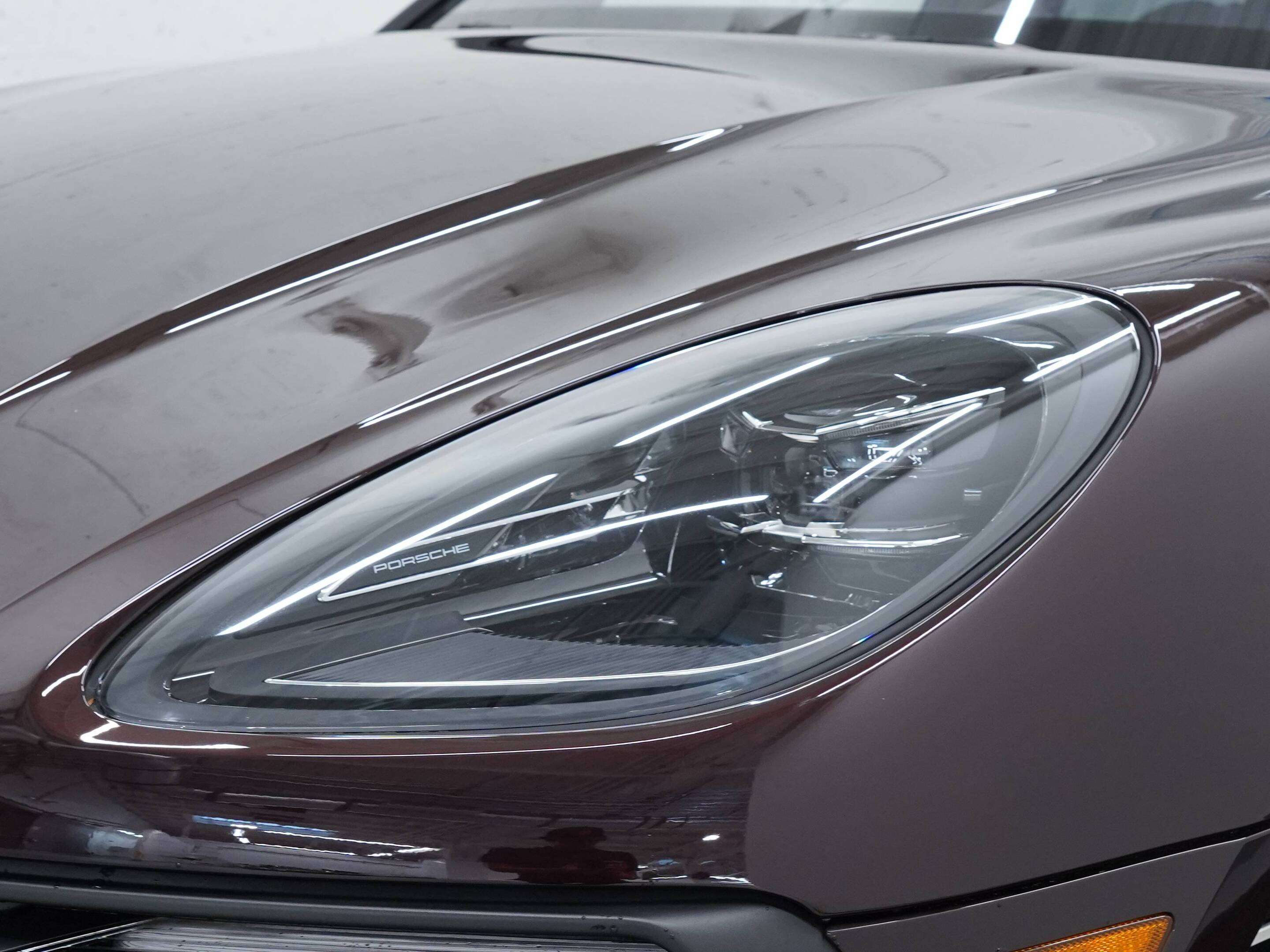 2023 Porsche Macan AWD thumb 9