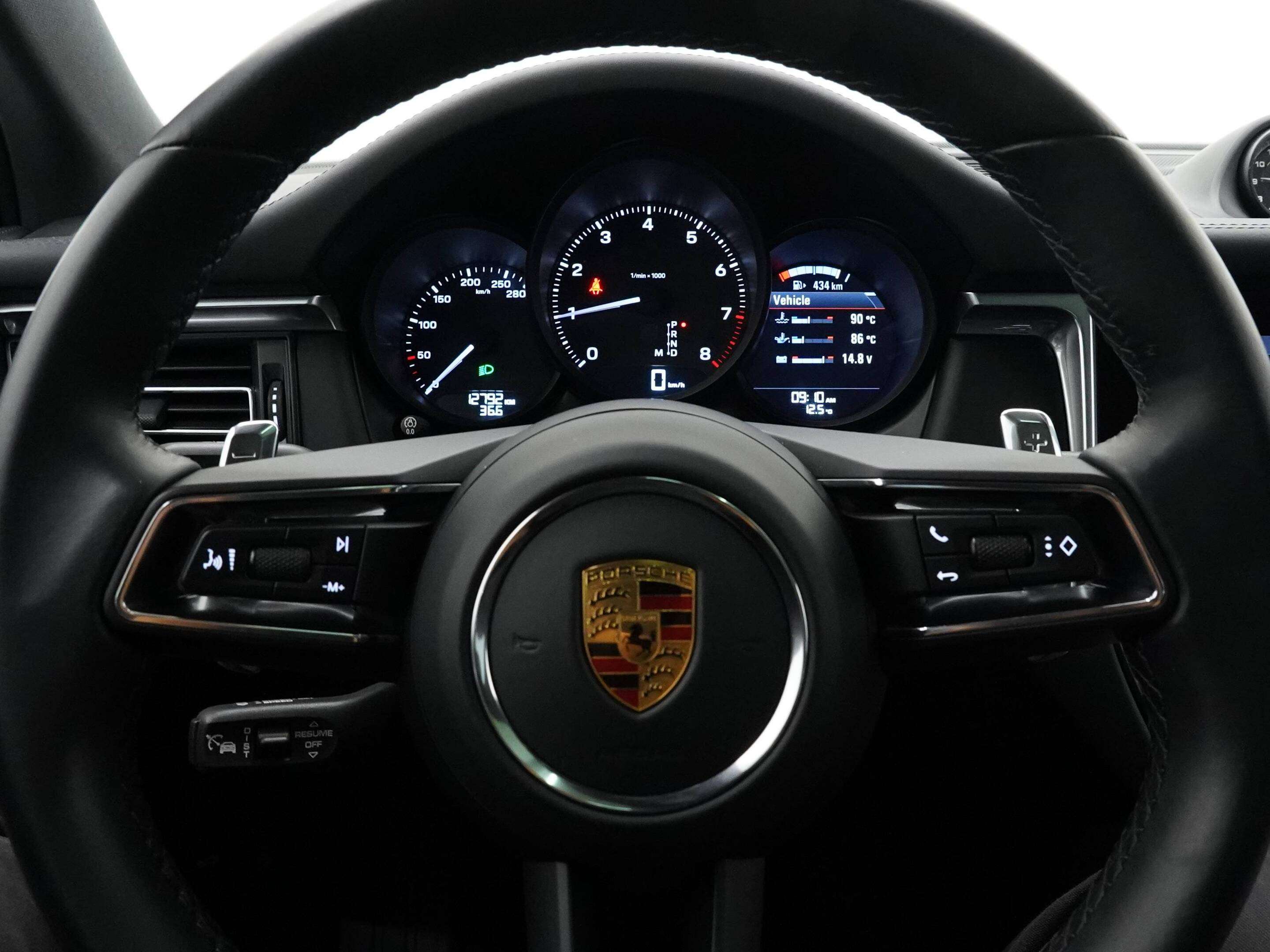 2023 Porsche Macan AWD thumb 25