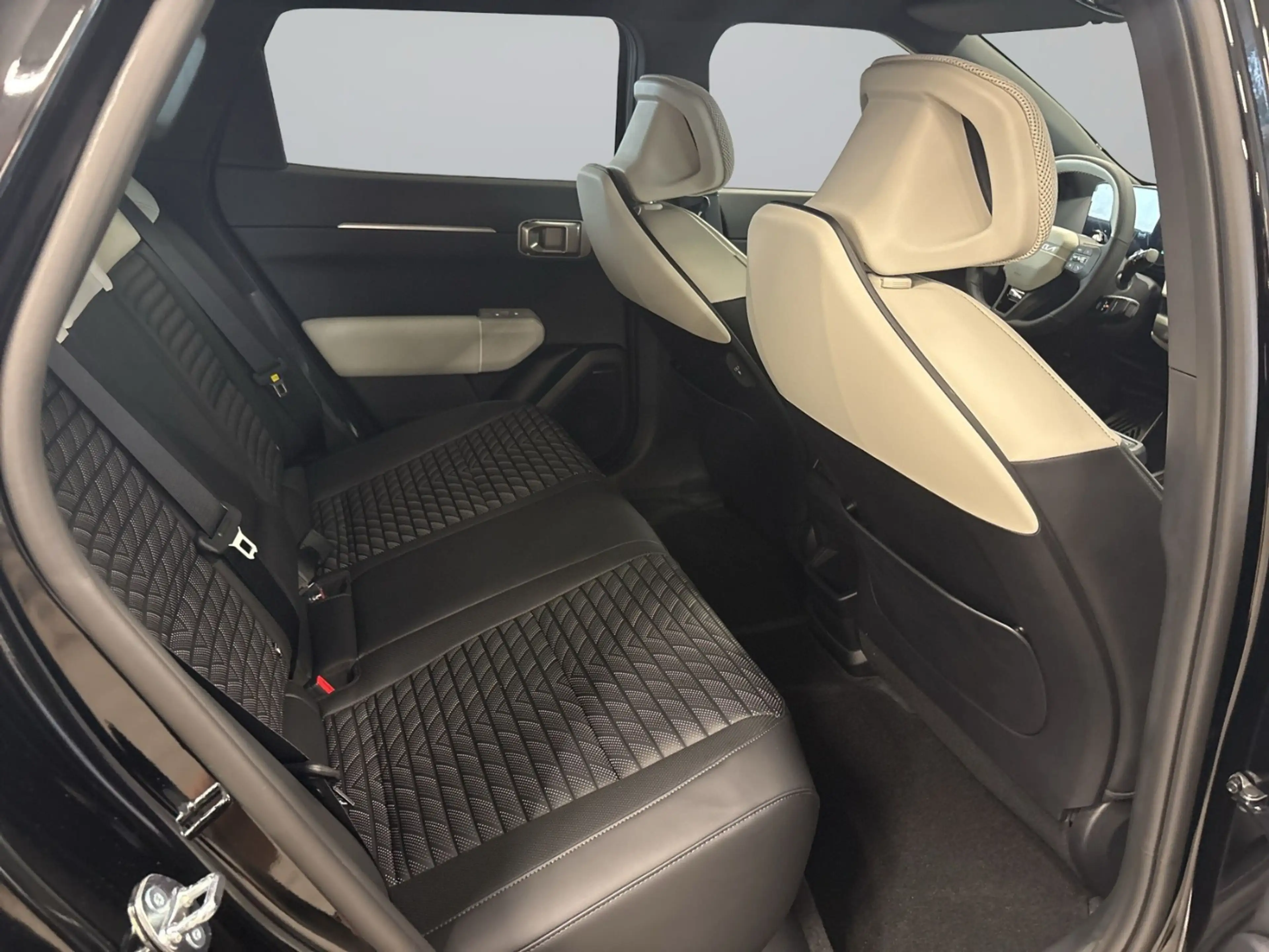 Kia EV4 Fastback GT-Line 81 kWh Sitzventilation vorne — photo 18