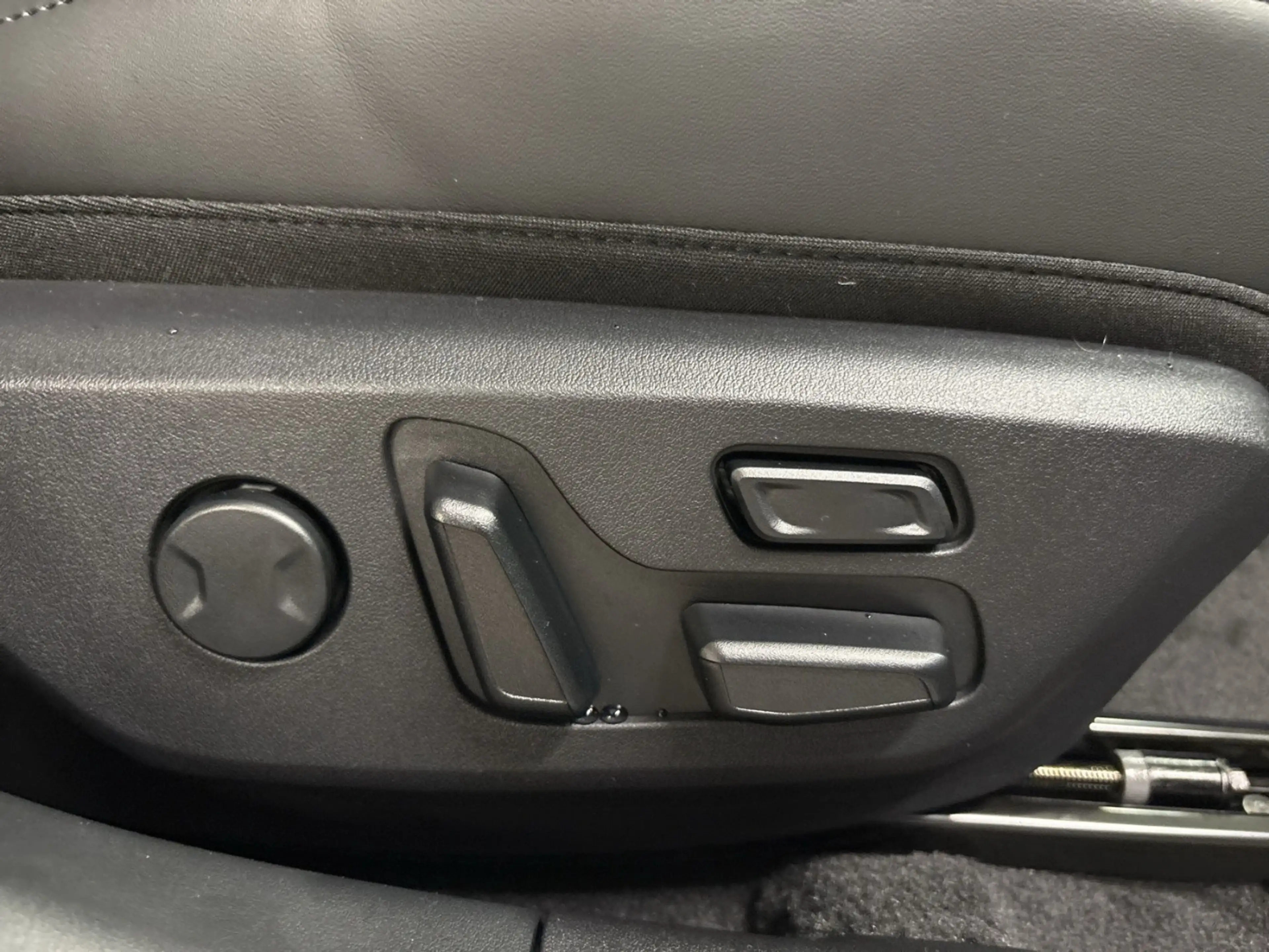 Kia EV4 Fastback GT-Line 81 kWh Sitzventilation vorne — photo 20