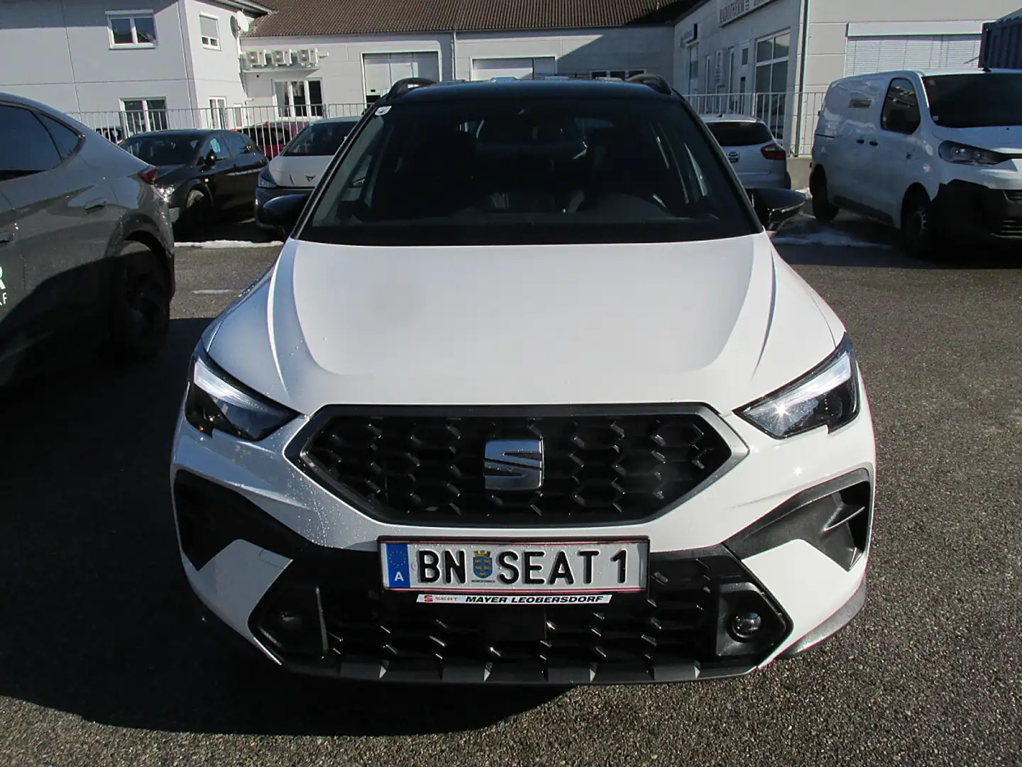 SEAT Arona 1,0 Eco TSI Style Edition DSG Weiß - 2