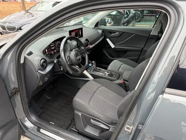 Audi Q2 view 5
