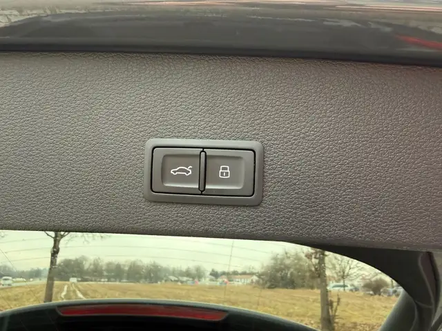 Audi Q2 view 11