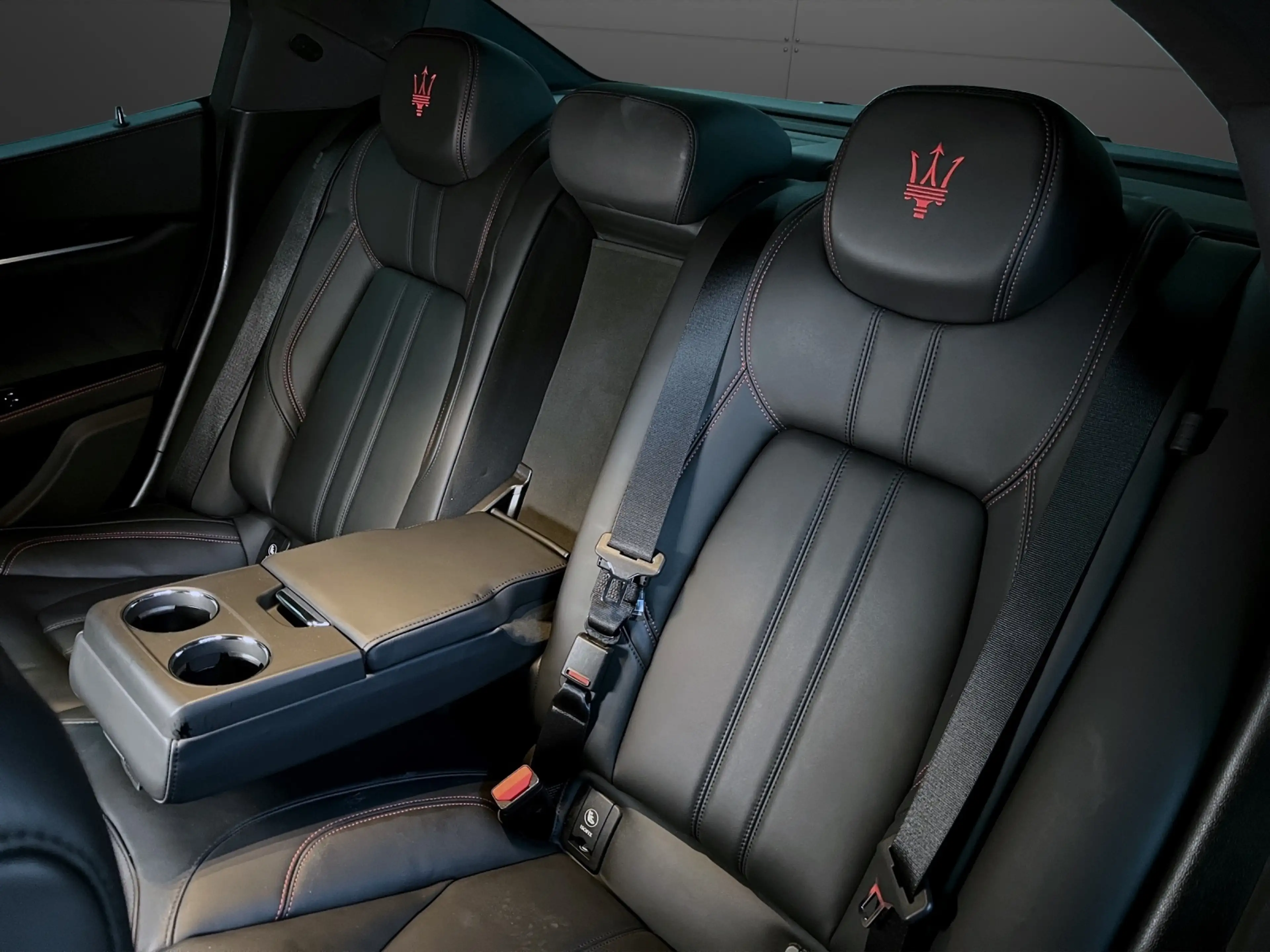 Maserati Ghibli Modena S Q4 *Facelift* — photo 12