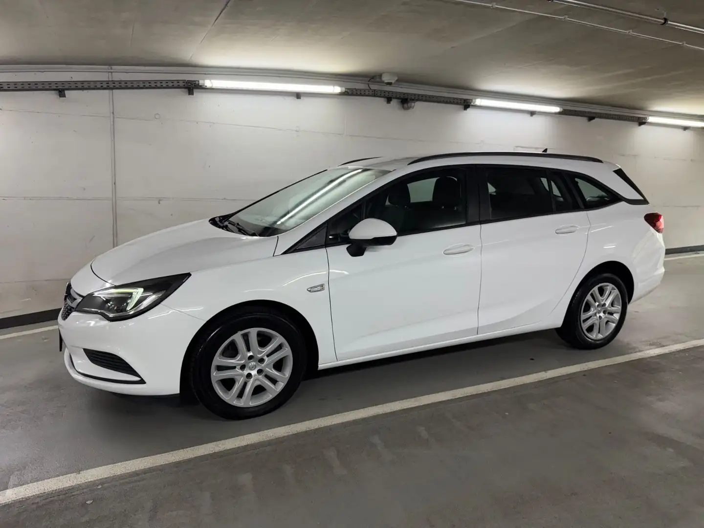Opel Astra 1.6 CDTI Sports Tourer|Edition|Navi|Shzg| Weiß - 2
