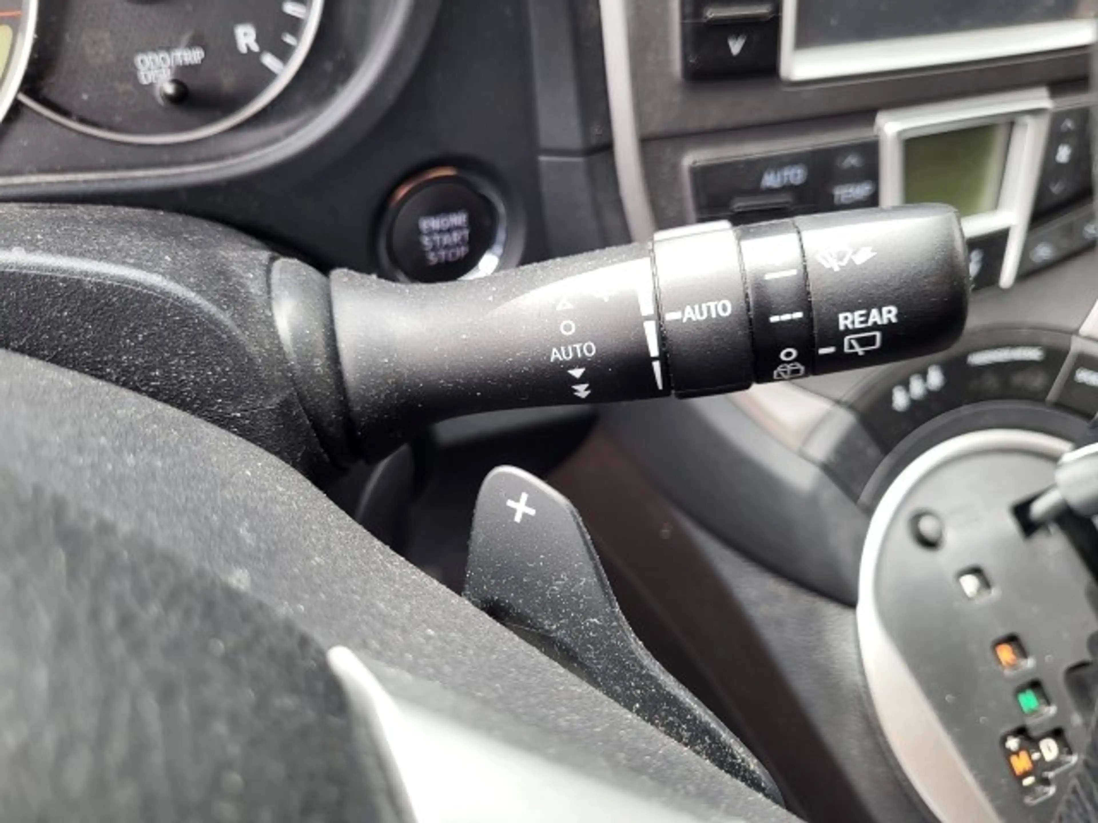 Toyota Verso-S 1.3 VVT-i Dynamic — photo 10
