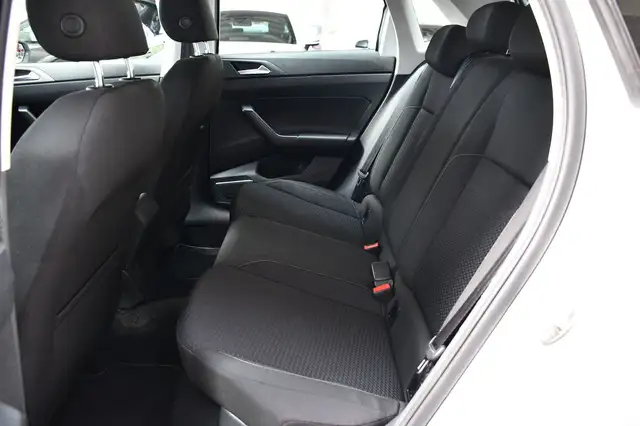 Volkswagen Polo view 12