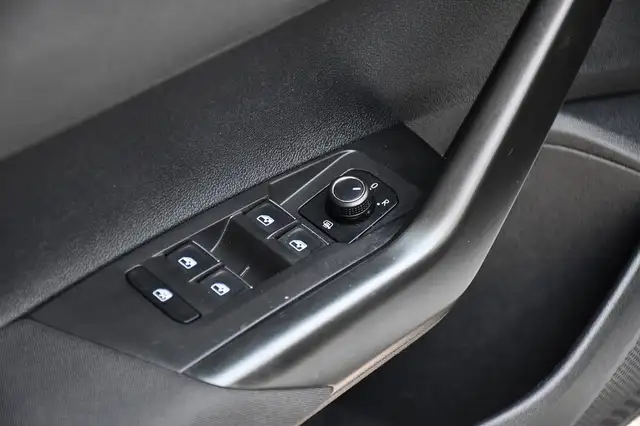Volkswagen Polo view 7