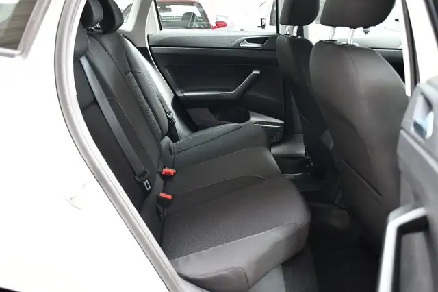 Volkswagen Polo view 13