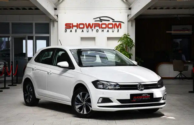 Volkswagen Polo view 3