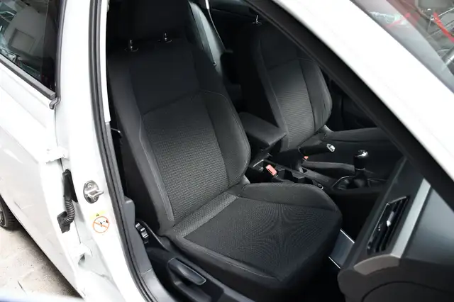 Volkswagen Polo view 11