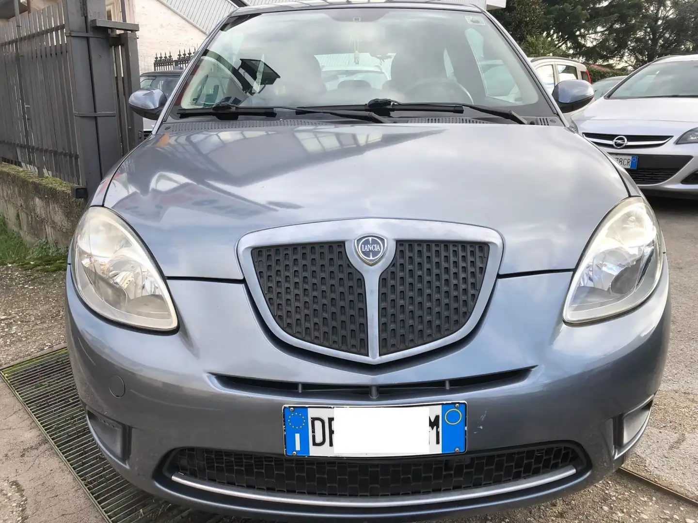 Lancia Ypsilon 1.3 75 cv Diesel/Mjet Platino Grau - 1