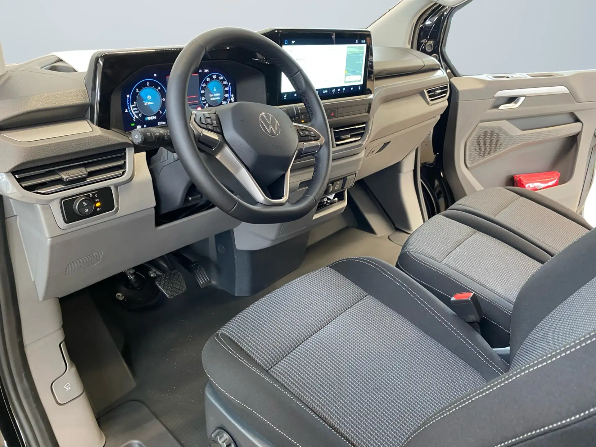 Volkswagen T7 Transporter Kasten Plus L2 2.0 TDI DSG ACC AHK 2025 검정 사진 8