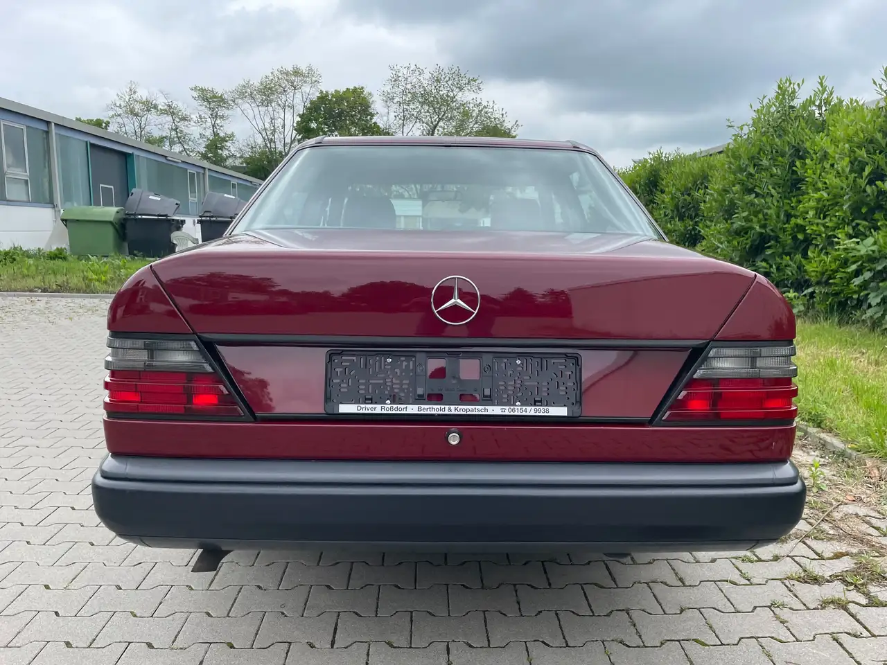 Mercedes-Benz E 230