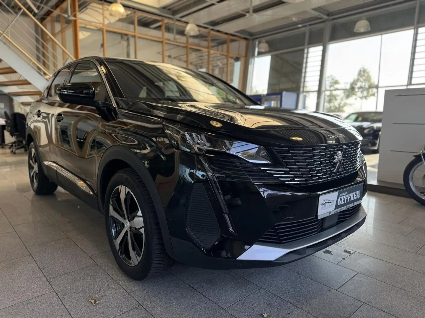 Peugeot 3008 PureTech 130 Allure Pack, Kamera, Navi! LED Zwart - 2