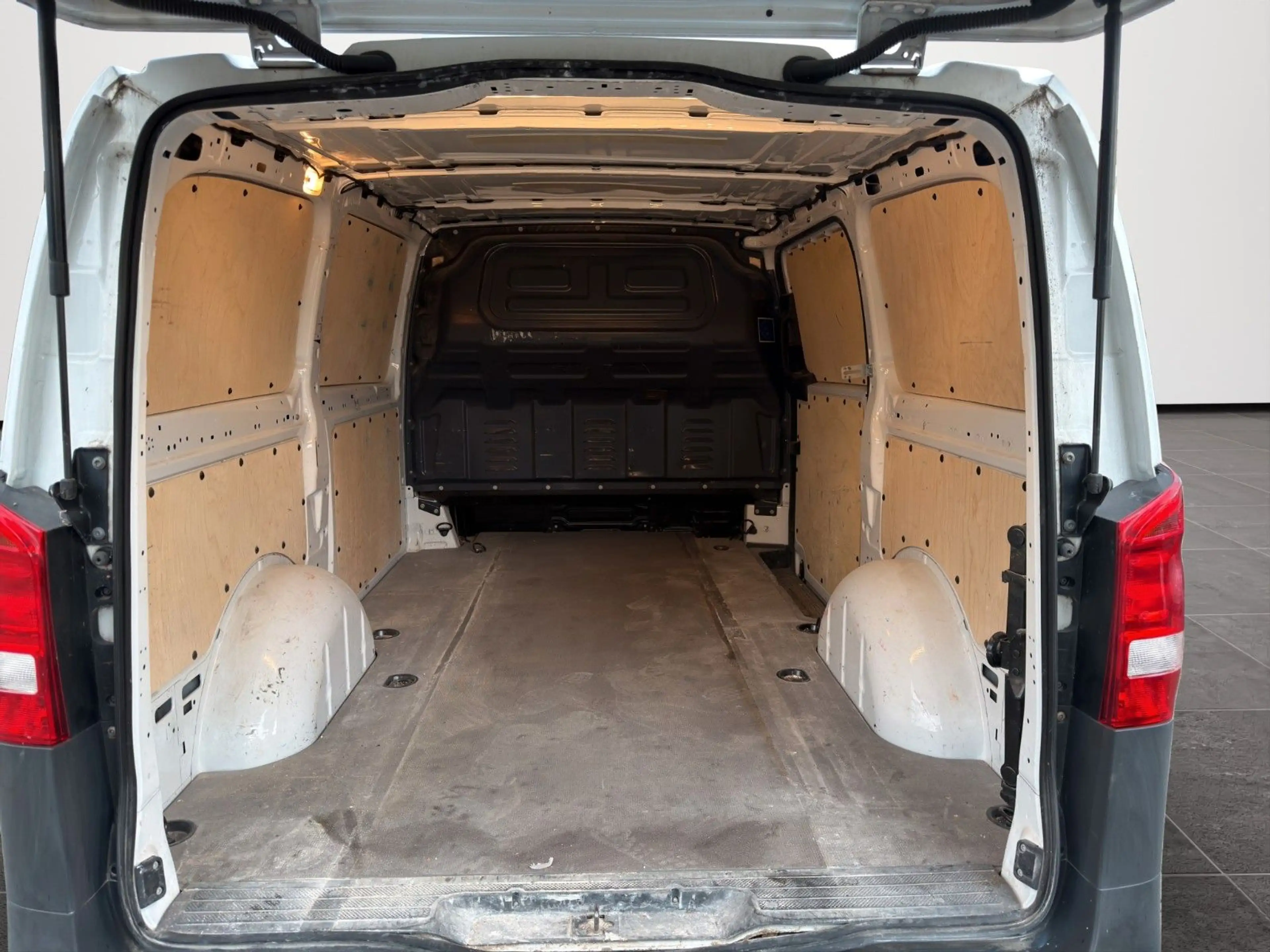 Mercedes-Benz Vito Kasten 114 CDI RWD lang PRO AHK NAVI CAM — photo 9