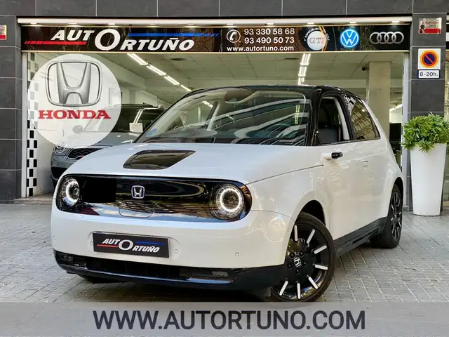Honda e Advance Llantas 17