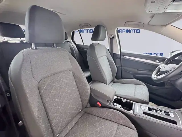 Volkswagen Golf view 8
