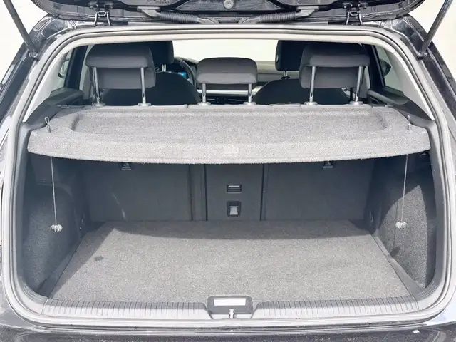 Volkswagen Golf view 12