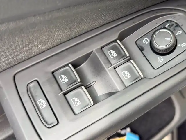 Volkswagen Golf view 20