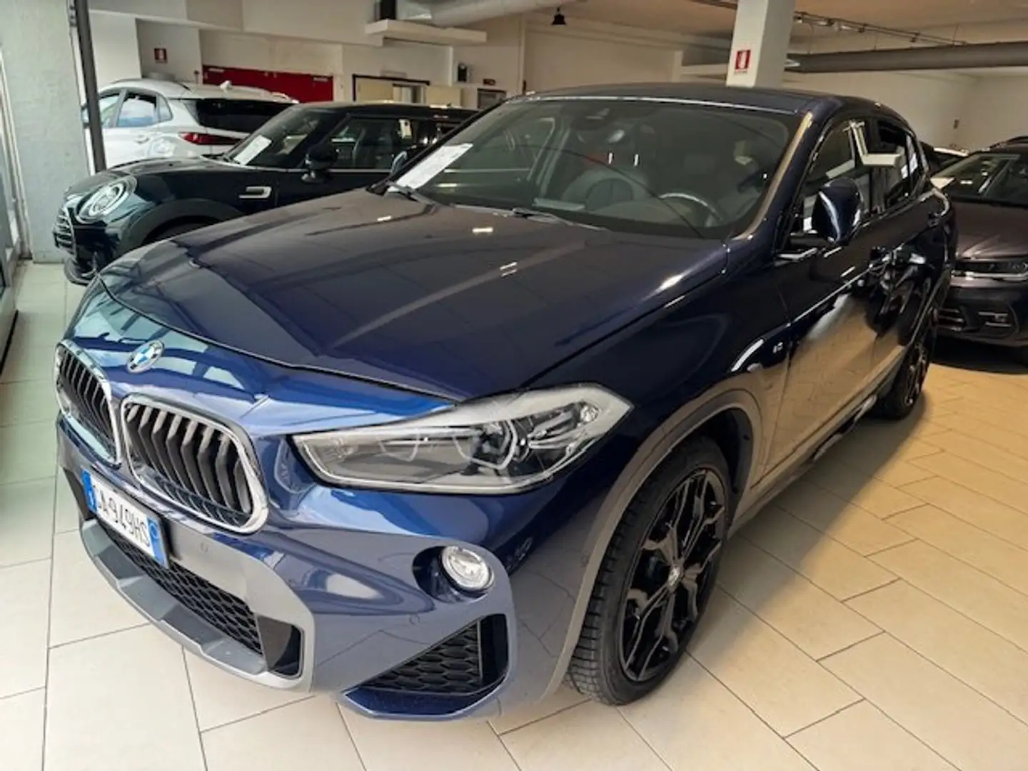 BMW X2 sdrive16 D115CV Msport Blauw - 1