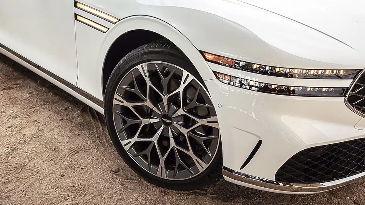 Genesis G90 снимка Genesis G90