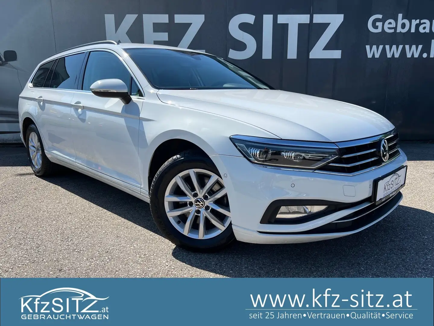 Volkswagen Passat Variant Business 2,0 TDI DSG | AHK/MATRIX Weiß - 1
