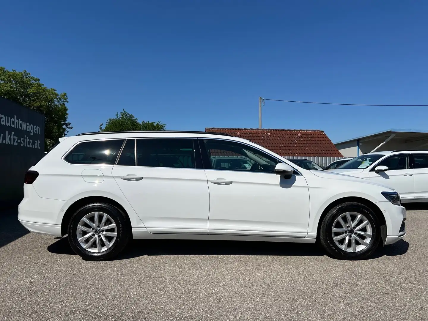 Volkswagen Passat Variant Business 2,0 TDI DSG | AHK/MATRIX Weiß - 2