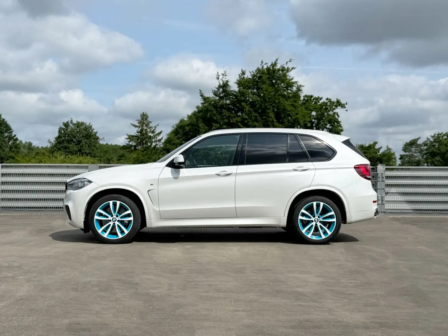 BMW X5 xDrive 50i SPORT-PAKET M TECHNIK 29.202 € NET Blanc - 2