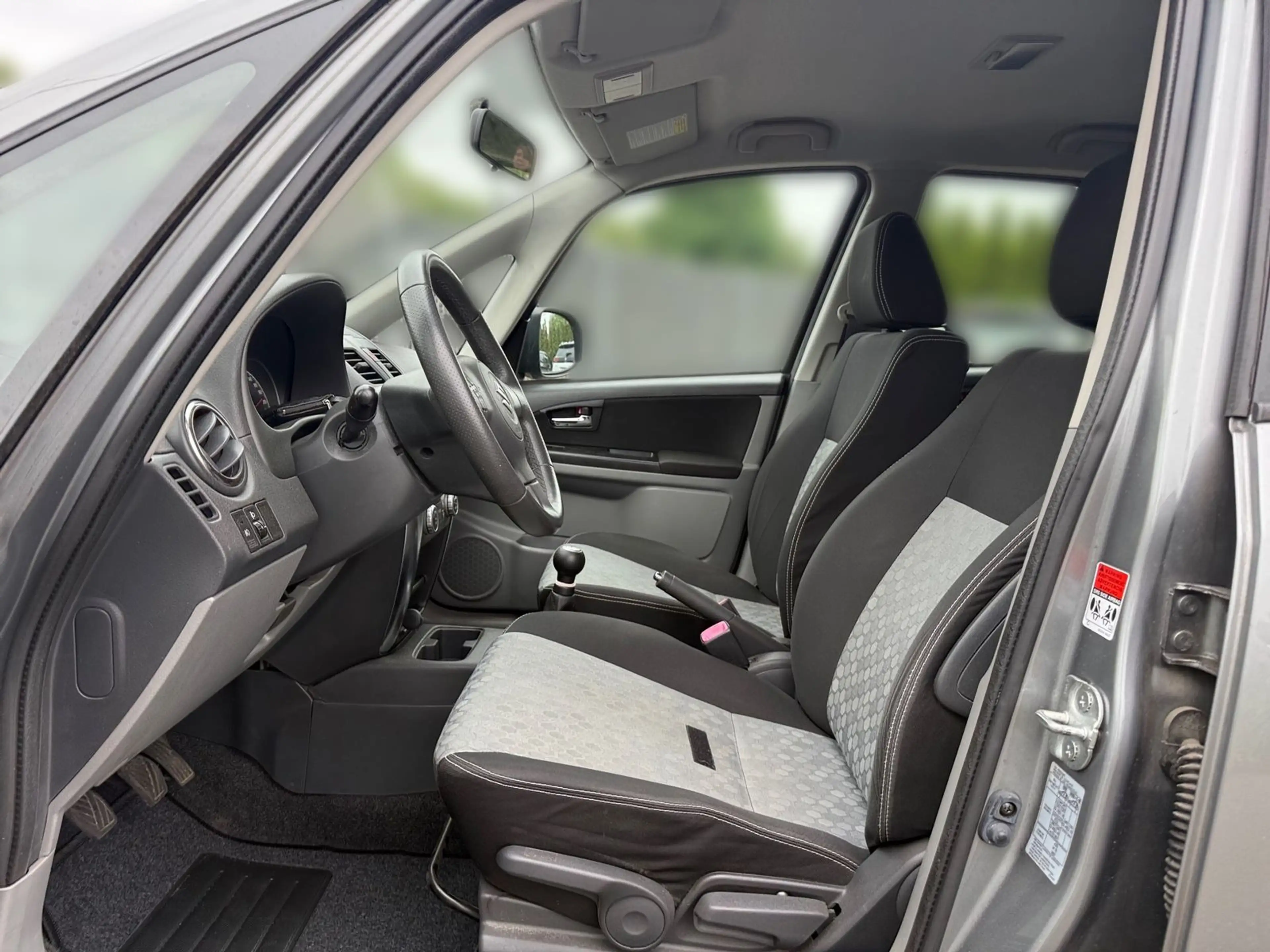 Suzuki SX4 1.6 City+ — photo 10