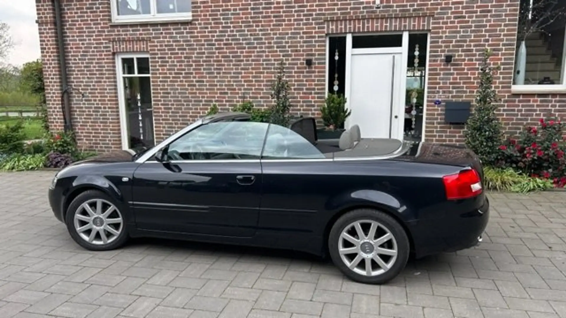 Audi A4 A4 Cabriolet 1.8 T Schwarz - 1